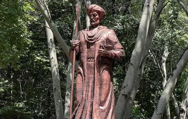 Kyrgyzstan Pays Tribute to Great Uzbek Poet with New Monument in Osh