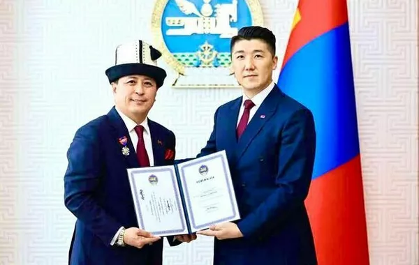 Mongolian President Awards Friendship Medal to Kyrgyz Envoy