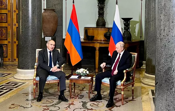 Pashinyan Thanks Putin for Support in Armenia-Azerbaijan Peace