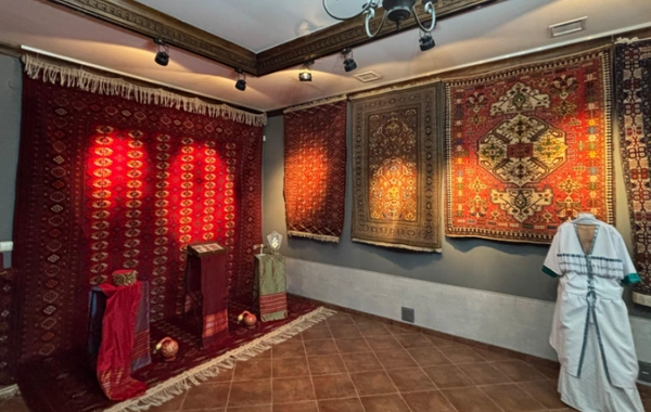 Exhibition of Azerbaijani, Turkmen Carpets Opens in Tbilisi