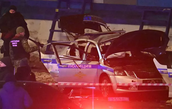 Explosion in Moscow Kills Police Officer and Attacker