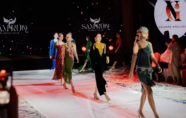 Azerbaijani Designer Gulnara Khalilova's Collection Earns Standing Ovation in Kazakhstan