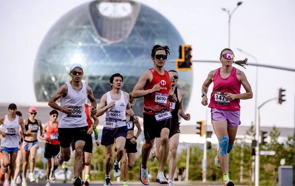 Kazakh Runners Open Up About Why They Run