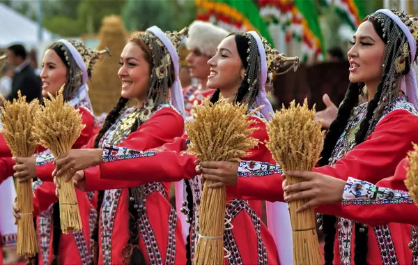 Turkmen President Congratulates Farmers on Harvest Festival