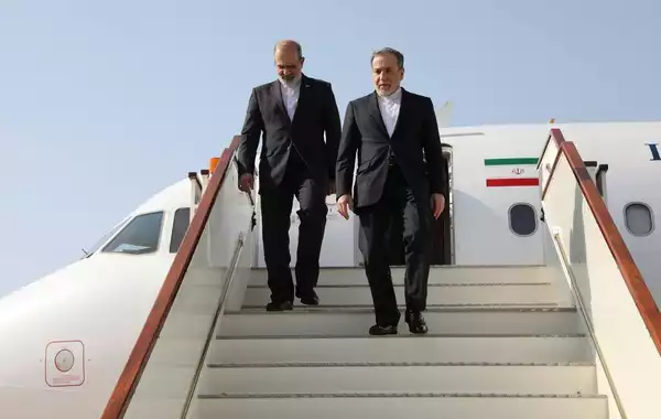 Iran’s FM Arrives in Muscat for Third Round of Talks with US