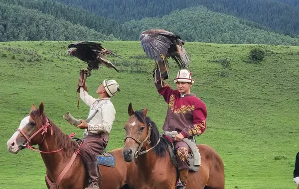 From Hot Springs to Eagle Hunting: Azerbaijani Media Discover Kyrgyzstan’s Tourism Gems