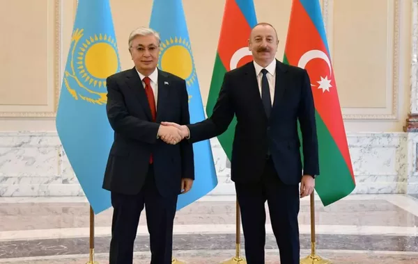 President Tokayev Presents Traditional Kazakh Costume to Azerbaijani Counterpart