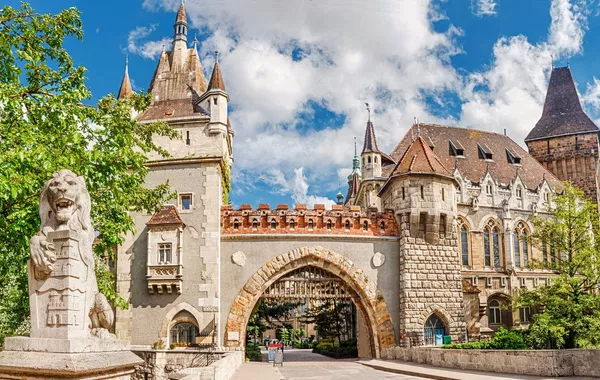 Magyar Hungary and Central Asia