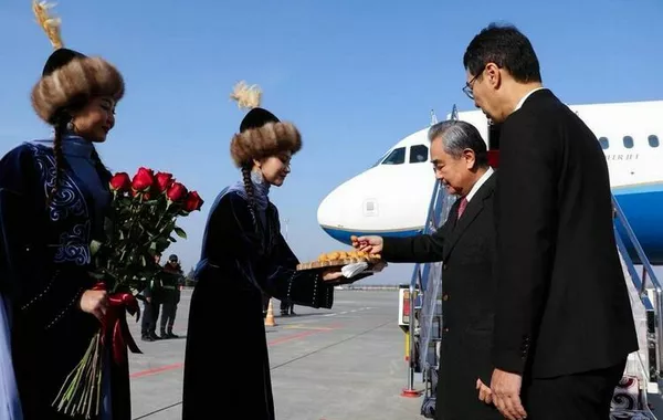 China’s Top Diplomat Arrives in Kyrgyzstan as Strategic Talks Set to Begin