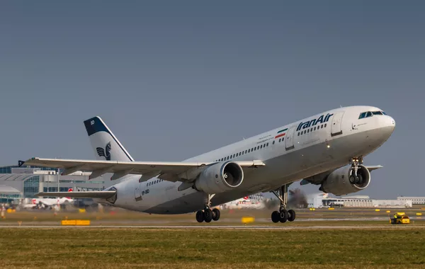 Iran Air Announces Continued Flights to Iraq's Najaf Despite US Sanctions Threat