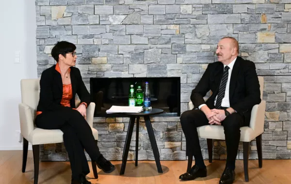 President Aliyev Meets with European Commissioner for Enlargement in Davos
