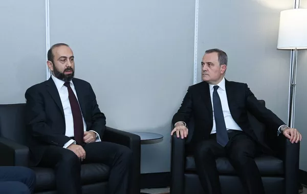 Azerbaijani and Armenian Foreign Ministers Agree to Maintain Dialogue