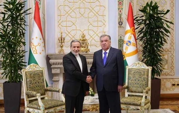 Iran's Araghchi Holds Talks with Tajik President