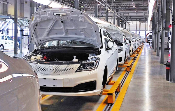 Russian Plant Launches Production of Chinese Hybrid Cars