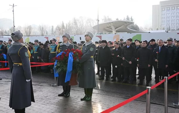 Almaty Marks Kazakhstan’s Independence with Floral Tribute