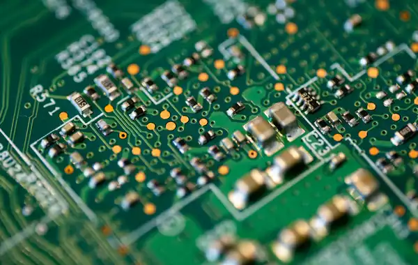 Iran, Russia to Jointly Produce Microelectronic Components