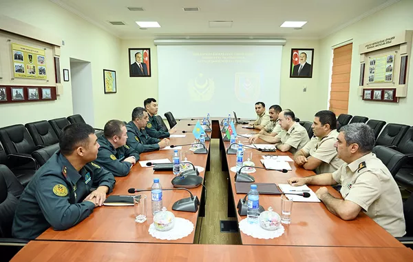Azerbaijani, Kazakh Military Specialists Meet in Baku