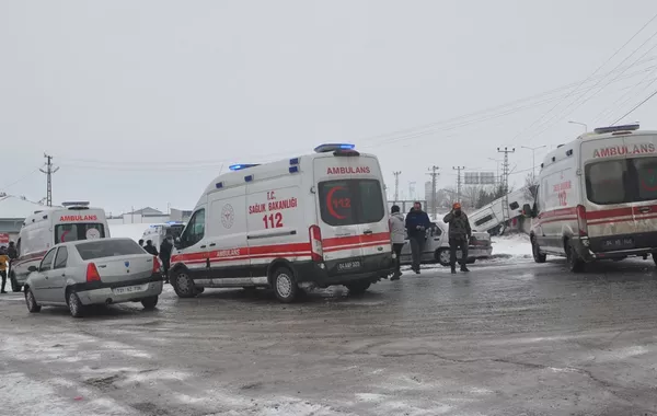 Bus Accident in Türkiye’s Ağrı Leaves 16 Injured