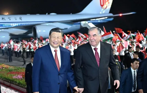 Tajik President Arrives in Tianjin for SCO Summit 2025