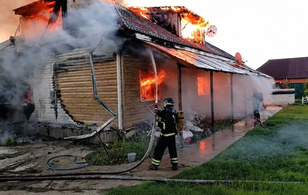 Kazakh Firefighters Avert Potential Explosion During House Fire in Kokshetau