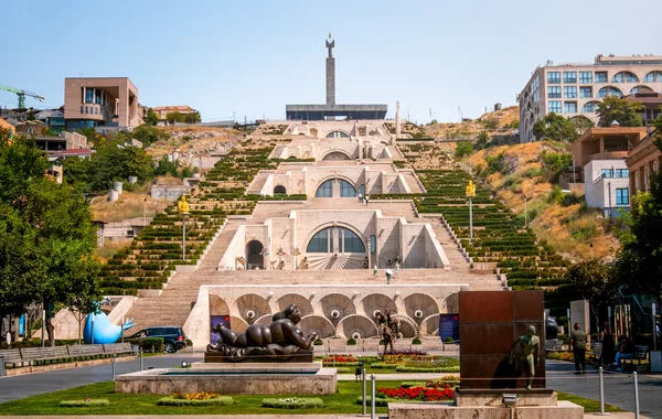 Gathering Supports Teen Arrested After Incident Linked to Armenian PM - VIDEO