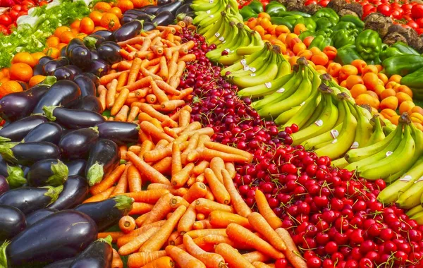 Azerbaijan, Kazakhstan Agree on “Green Corridor” for Fruit and Vegetable Supplies
