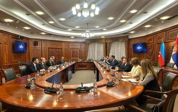 Azerbaijan’s Finance Minister Holds Bilateral Talks in Serbia