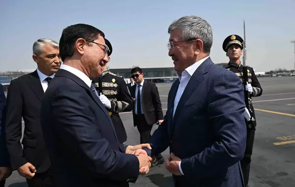 Kyrgyz Cabinet Chief Arrives in Uzbekistan for Official Visit