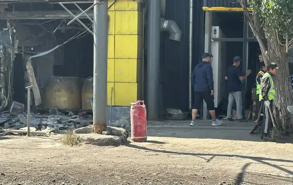 Gas Cylinder Explosion at Kazakhstan's Market Injures Four, Including Two Uzbek Nationals - VIDEO