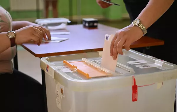 Armenia's Parliamentary Election Turnout Surges Past 33% by Midday
