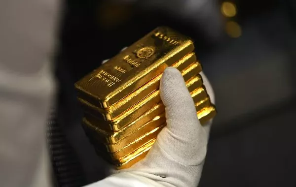 Gold Nears $4,200 as Hormuz Talks Lift Precious Metals