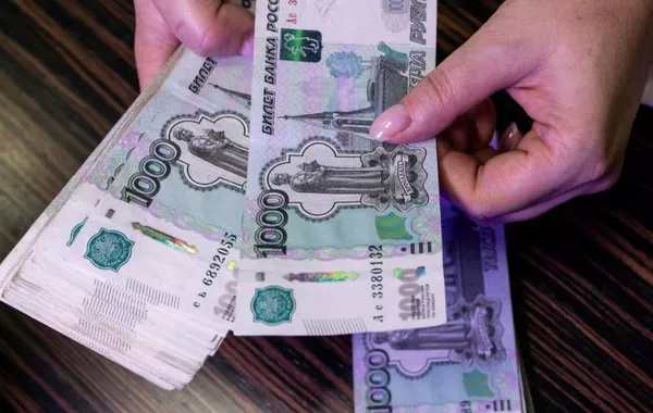 Story of Russian Ruble: Fueled From Abroad, Drained From Within