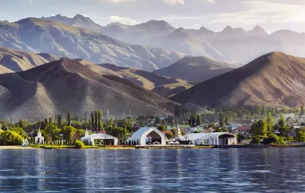 Kyrgyzstan to Welcome Azerbaijani Intellectuals at Next Year’s Issyk-Kul Forum