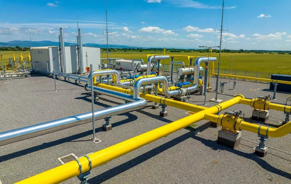 Uzbekistan Sharply Boosts Gas Imports from Russia, Turkmenistan