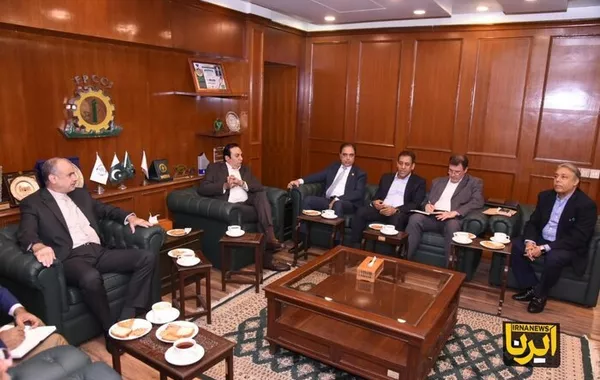 Iran, Pakistan Advocate for Trade Committee and $10B Target