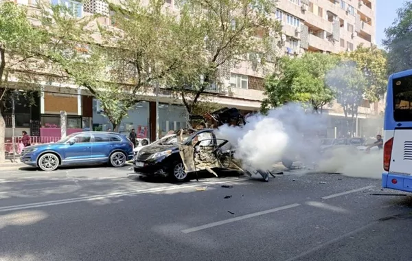 Car Explodes in Yerevan, Leaving Two Injured - VIDEO