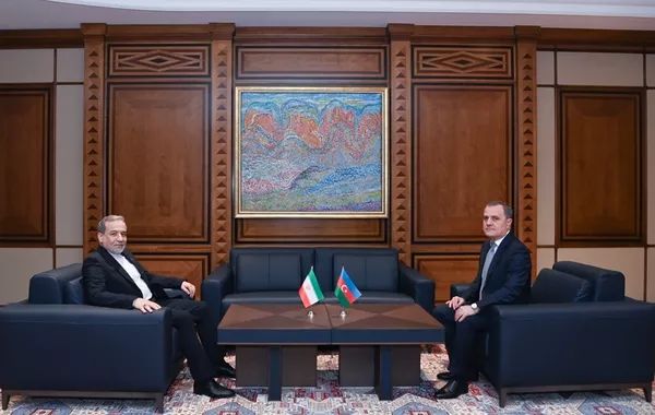 Azerbaijani FM Bayramov Meets Iranian Counterpart in Baku