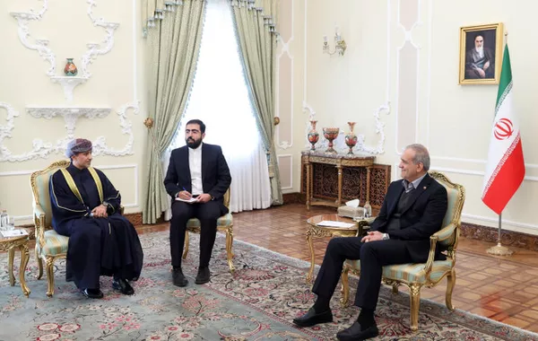 Pezeshkian Advocates for Strengthening Iran-Oman Relations