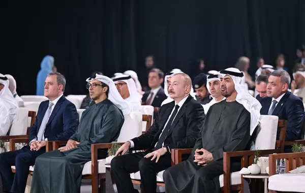 Azerbaijan Aliyev Holds Talks with UAE President in Abu Dhabi