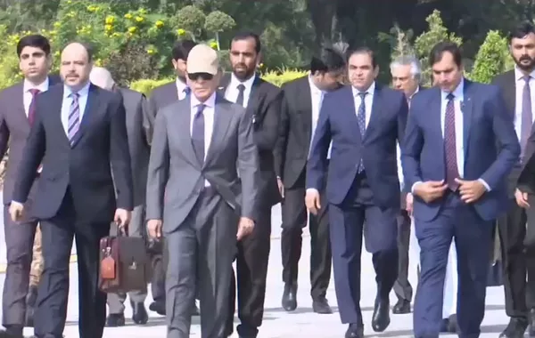 Pakistan’s PM Visits Doha to Stand with Qatar After Airstrikes