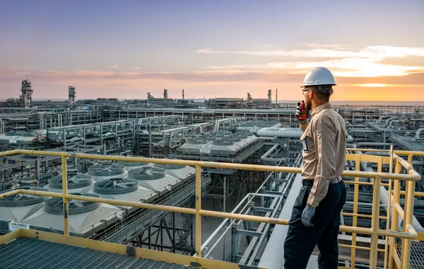 Iran Launches Missile and Drone Strikes on Saudi Aramco Oil Complex - VIDEO