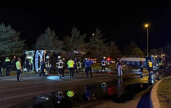 Passenger Bus Crash Leaves 35 Injured in Türkiye