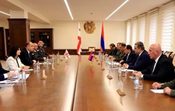 Armenian and Georgian Defense Ministers Meet for Talks in Yerevan