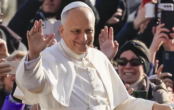 Pope Leo XIV Kicks Off First Foreign Trip with Visit to Türkiye