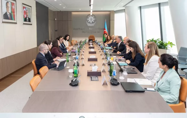 Azerbaijan, US Explore Trends in Global Economy, Financial Markets