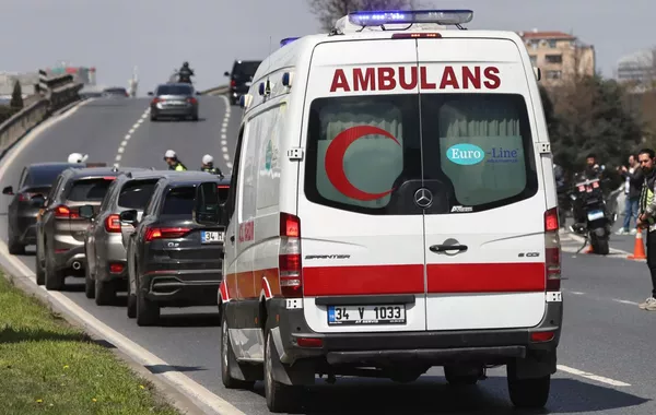Bus Carrying 23 Passengers Overturns on Türkiye's Antalya–Isparta Road
