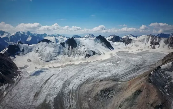 Chinese Scientists Reveal New Findings on Glacier Melting in Central Asia