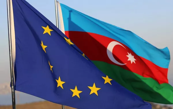 EU Ambassador in Baku Honors Heroes of the Patriotic War