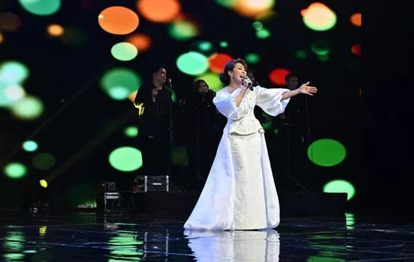 Famous Kazakh Pop and Opera Singer Shines in “In Love with Life” Jubilee Concert in Astana