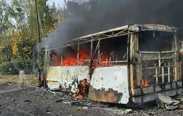 Deadly Strike on Bus in Ukraine's Kramatorsk Leaves 12 Dead